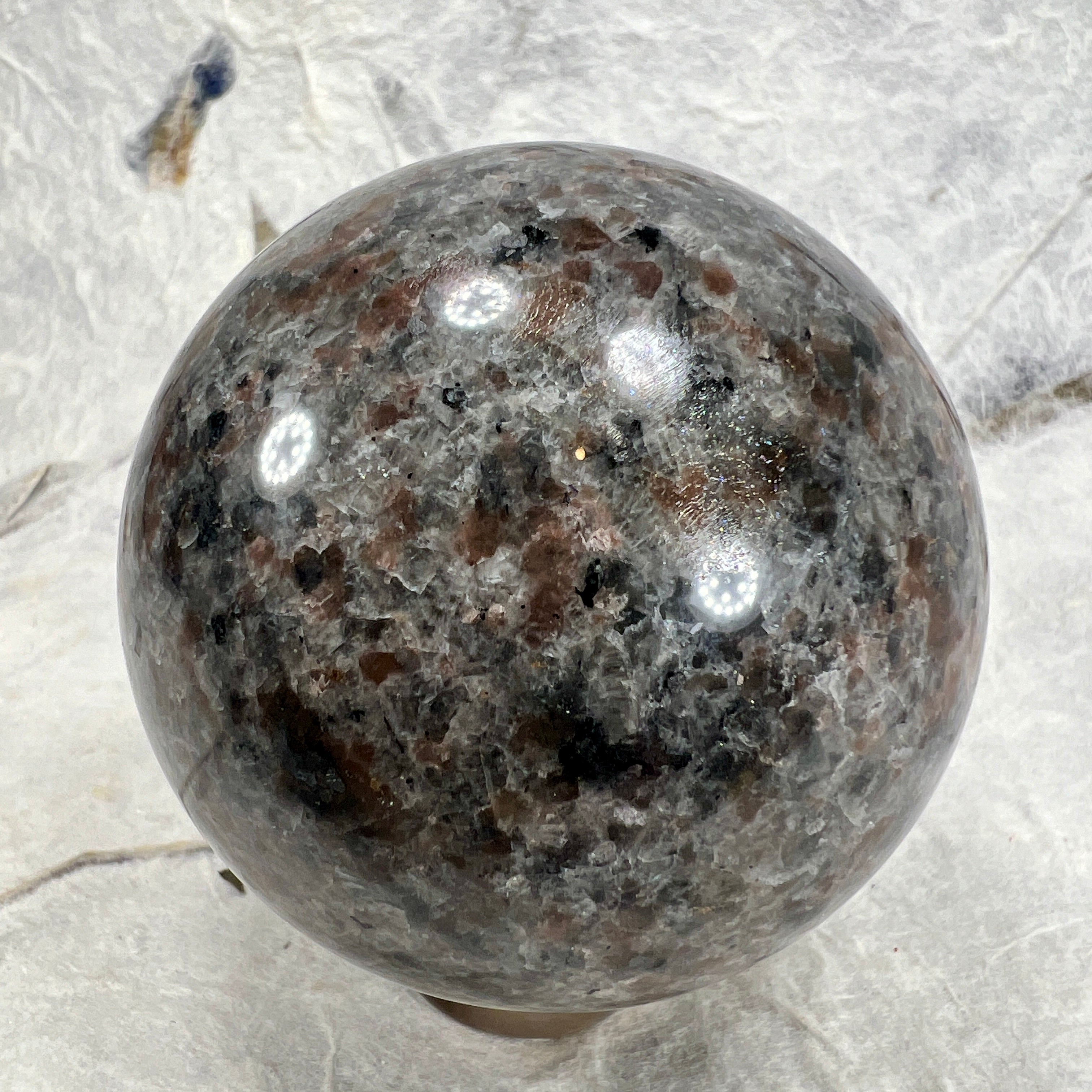 Yooperlite Sphere - UV Reactive – Solstice