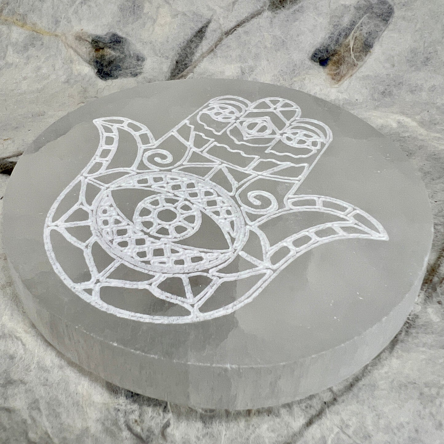 Selenite Circular Charging Plate - Hamsa