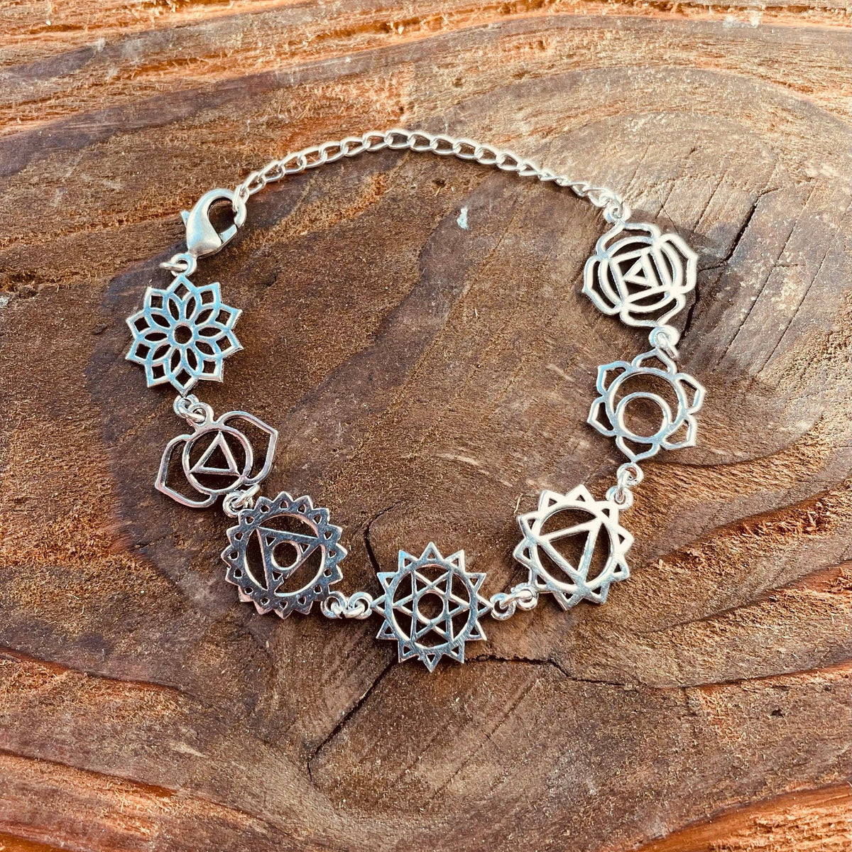Silver Seven 7 Chakras Bracelet Chain / Yoga / Reiki / Boho / Hippie / Rustic / Ethnic / Crystals / Third Eye / Illuminati