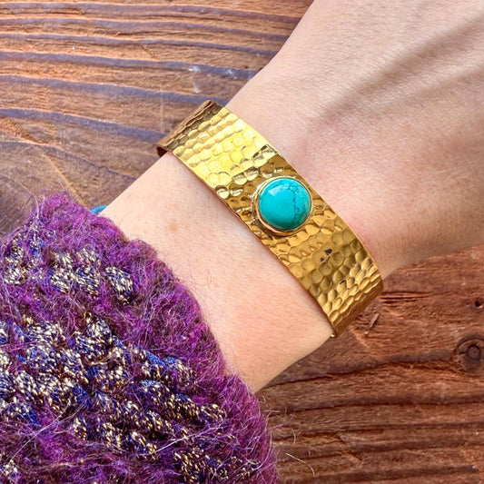 Hammered Brass Bracelet with Turquoise / Adjustable / Bohemian Jewellery / Ethnic Style / Rustic  / Boho / Gift for Her / Artisanal /
